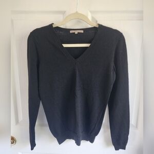 Extra Fine Merino Wool V neck Lightweight Black Pullover XS despite label